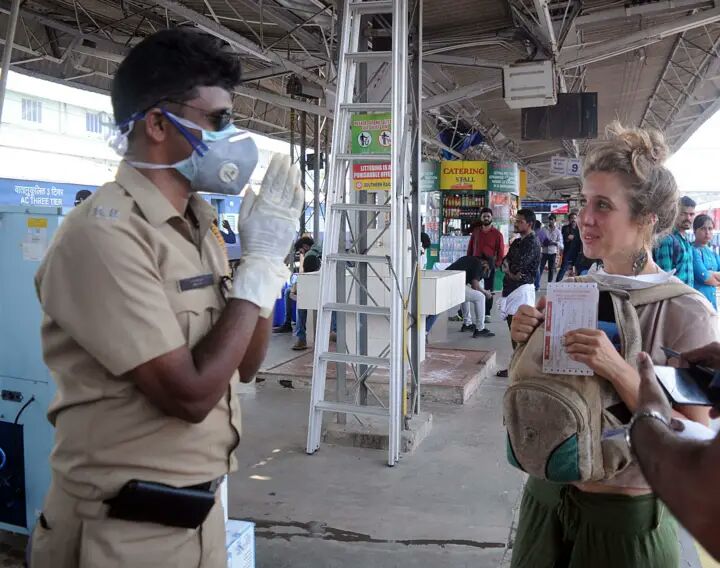 COVID-19 scare gives harrowing experience for French woman, toddler son

