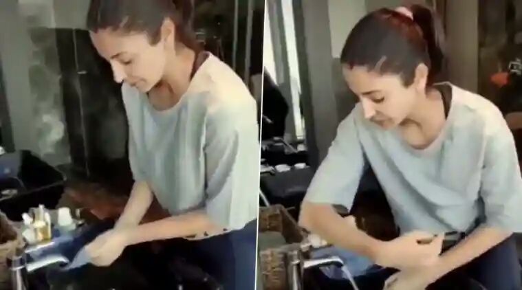 COVID-19 Pandemic - After Deepika Padukone, Anushka Sharma Takes Up WHO's Safe Hands Challenge (Watch Video)