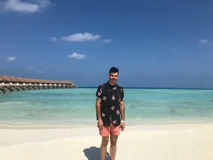 Corona turns couple's honeymoon into a stranded on island movie