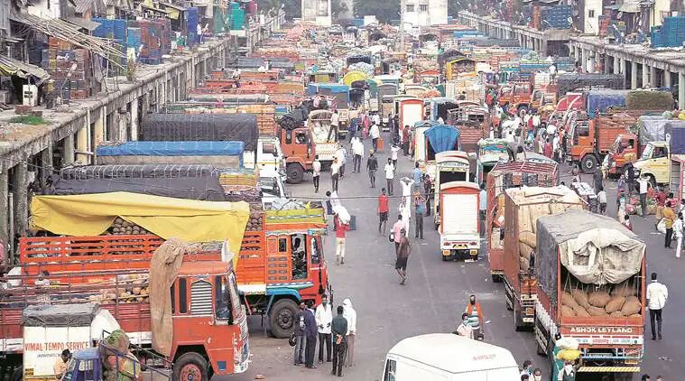 Coronavirus - Pre-lockdown stocks running out, stores wait for trucks and labour