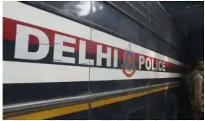 Papa Doesn't Stay Home - Vasant Kunj Man Files FIR Against Father Amid Lockdown

