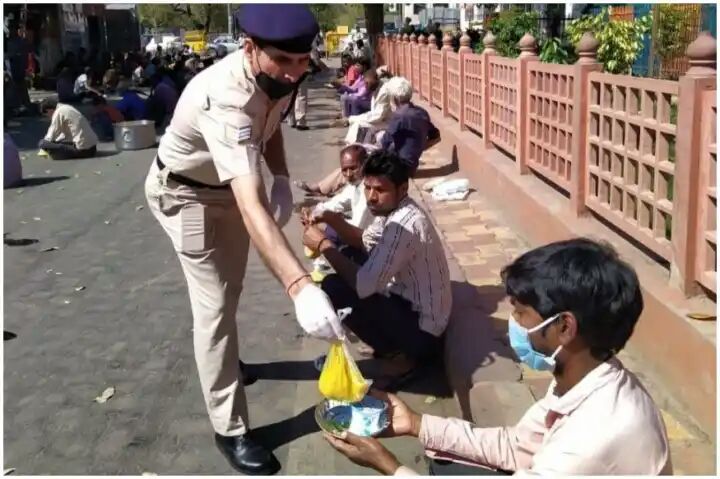 IRCTC is Providing Over 50,000 Packed Meals a Day to 4 Lakh Indians amid Coronavirus Lockdown