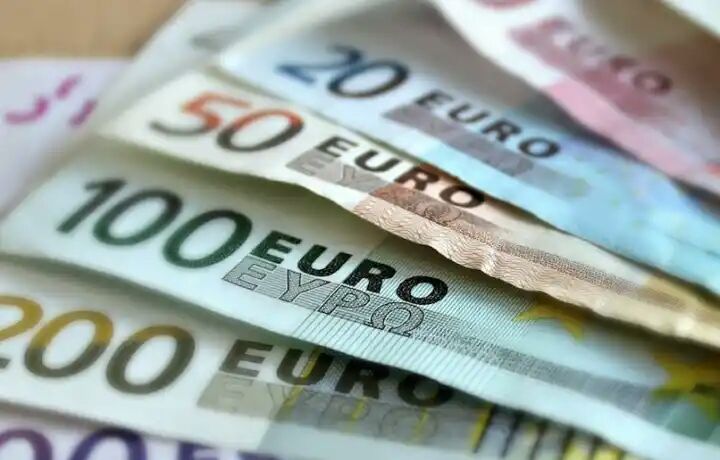 Opportunities for stronger portfolio diversification seen in foreign currency-denominated investments, says FBNQuest