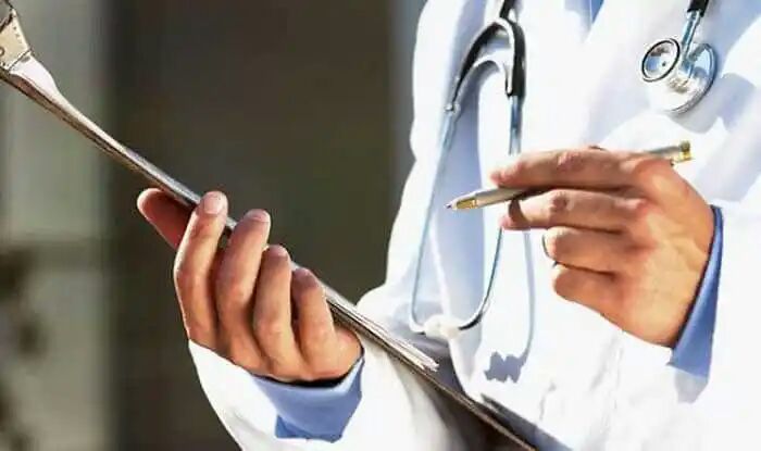 Two Doctors of Delhi's Safdarjung Hospital Assaulted While Buying Grocery, Case Filed