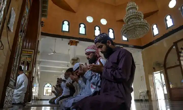 "We don't believe in coronavirus, we believe in Allah" - Mosques remain open for mass prayers despite coronavirus outbreak