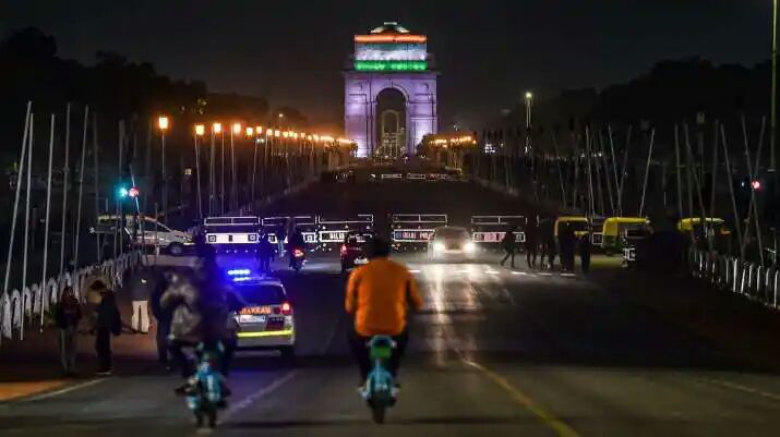 Earthquake hits Delhi, Noida, Gurugram; tremors also felt in Uttar Pradesh, Punjab