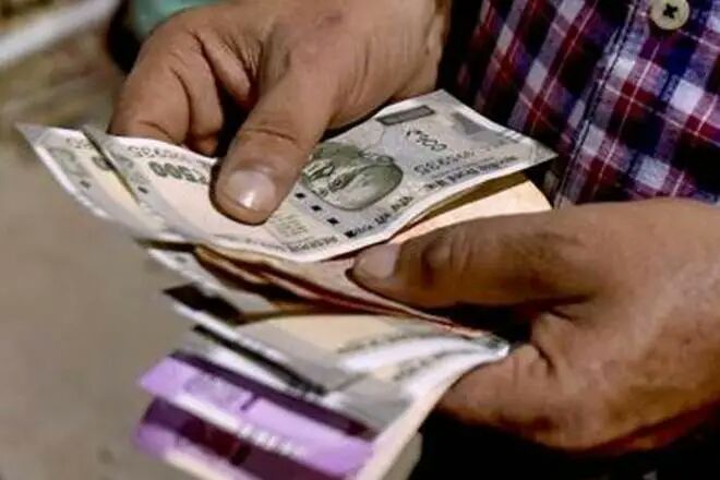 No proposal to cut existing salary of Central govt employees - Finance Ministry

